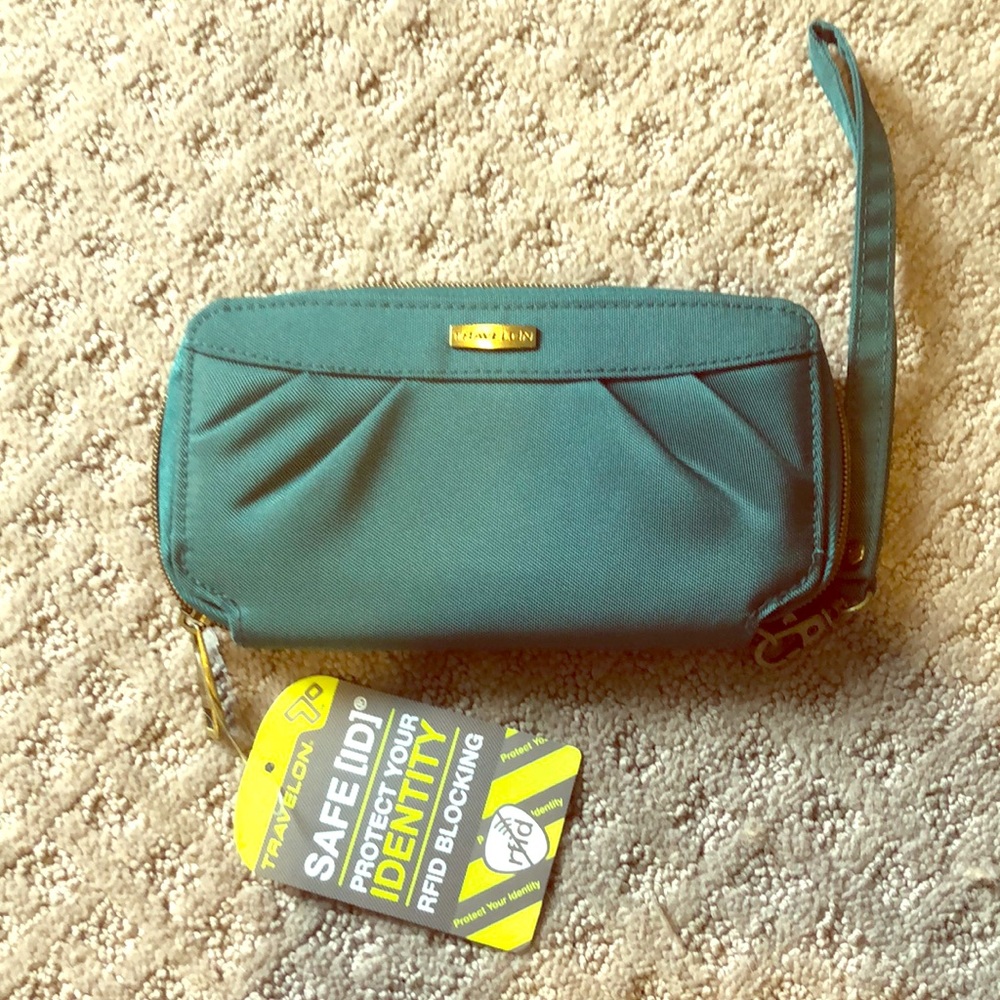 Travelon wallet